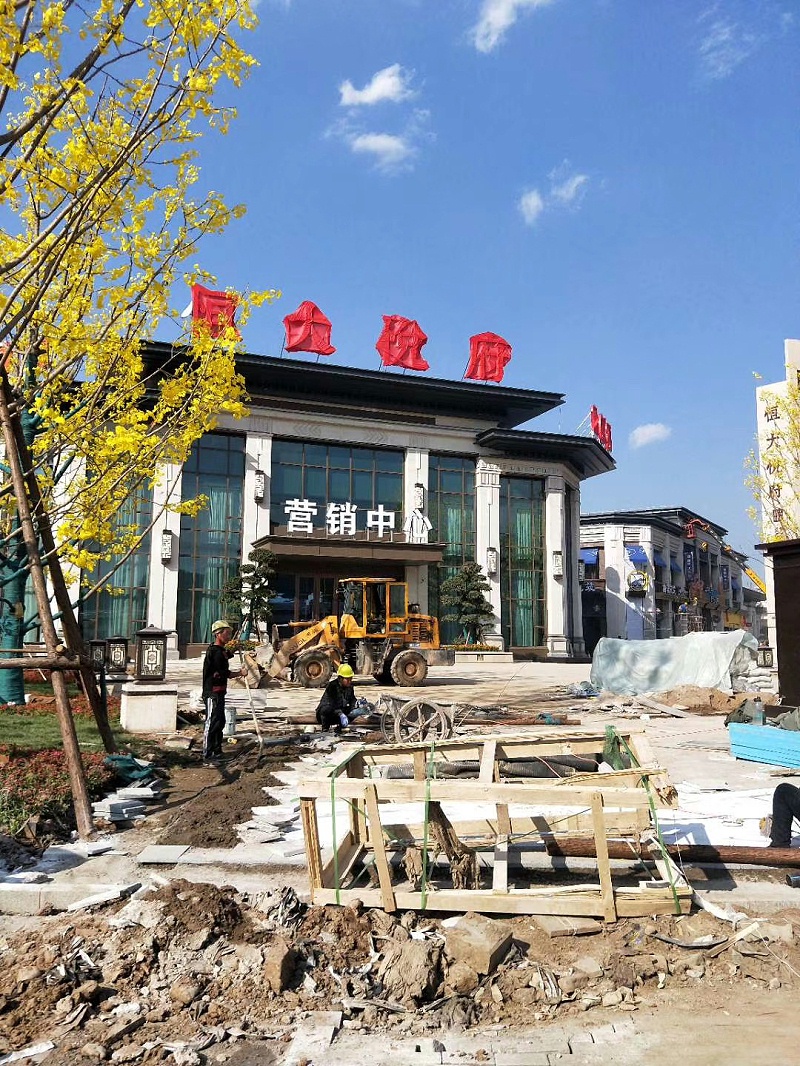 LED洗墻燈施工現(xiàn)場(chǎng)